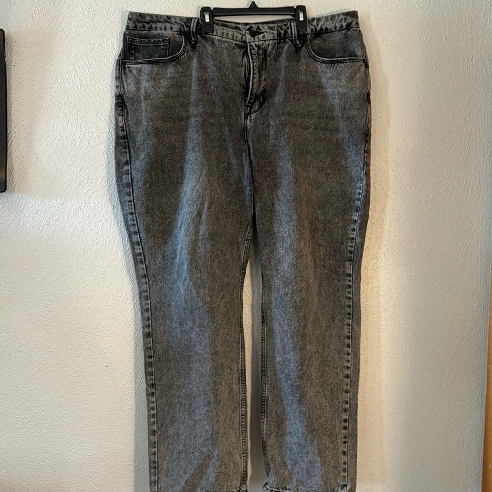 Good Icon black stonewashed straight legged jeans